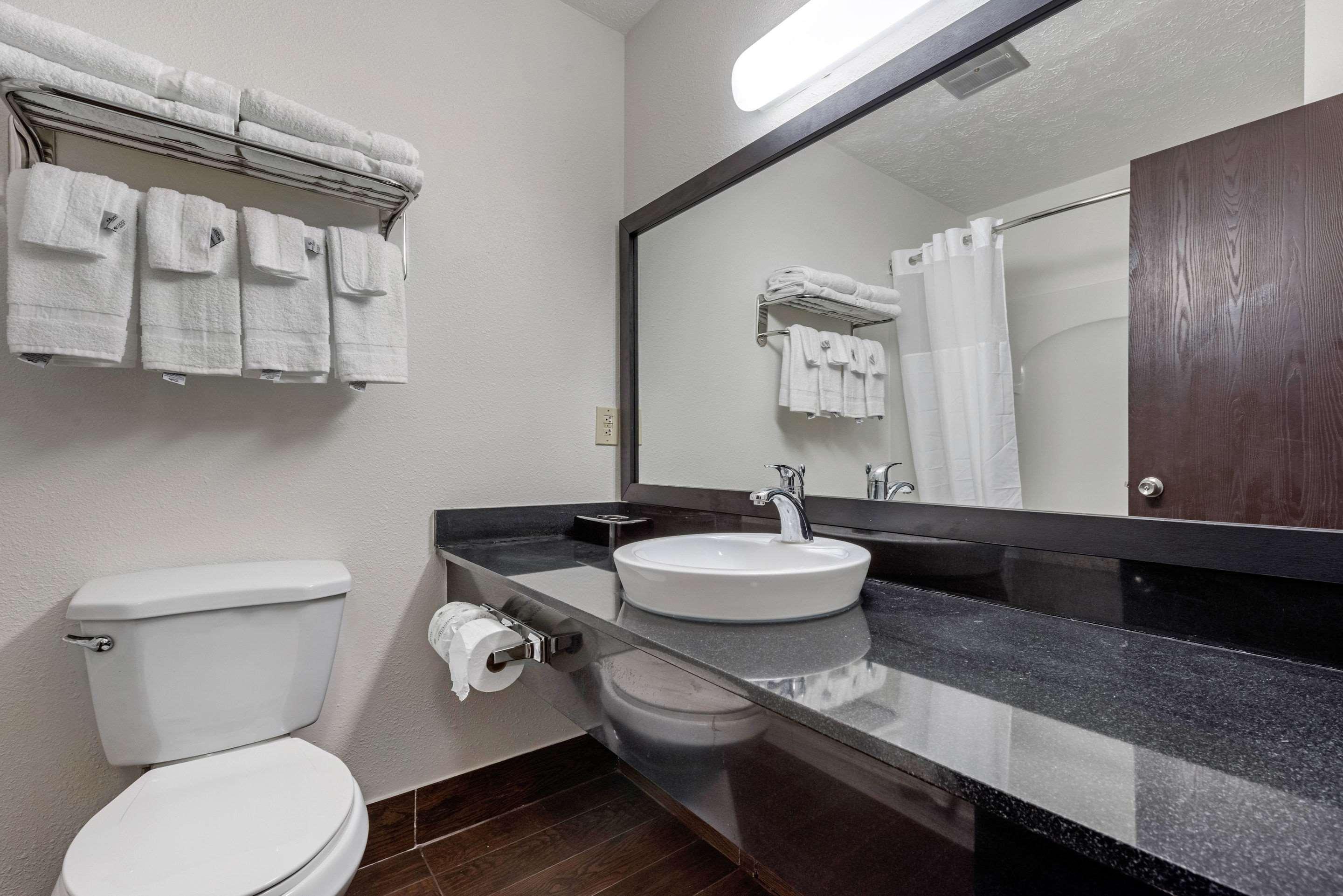 Quality Inn Coraopolis Exterior foto