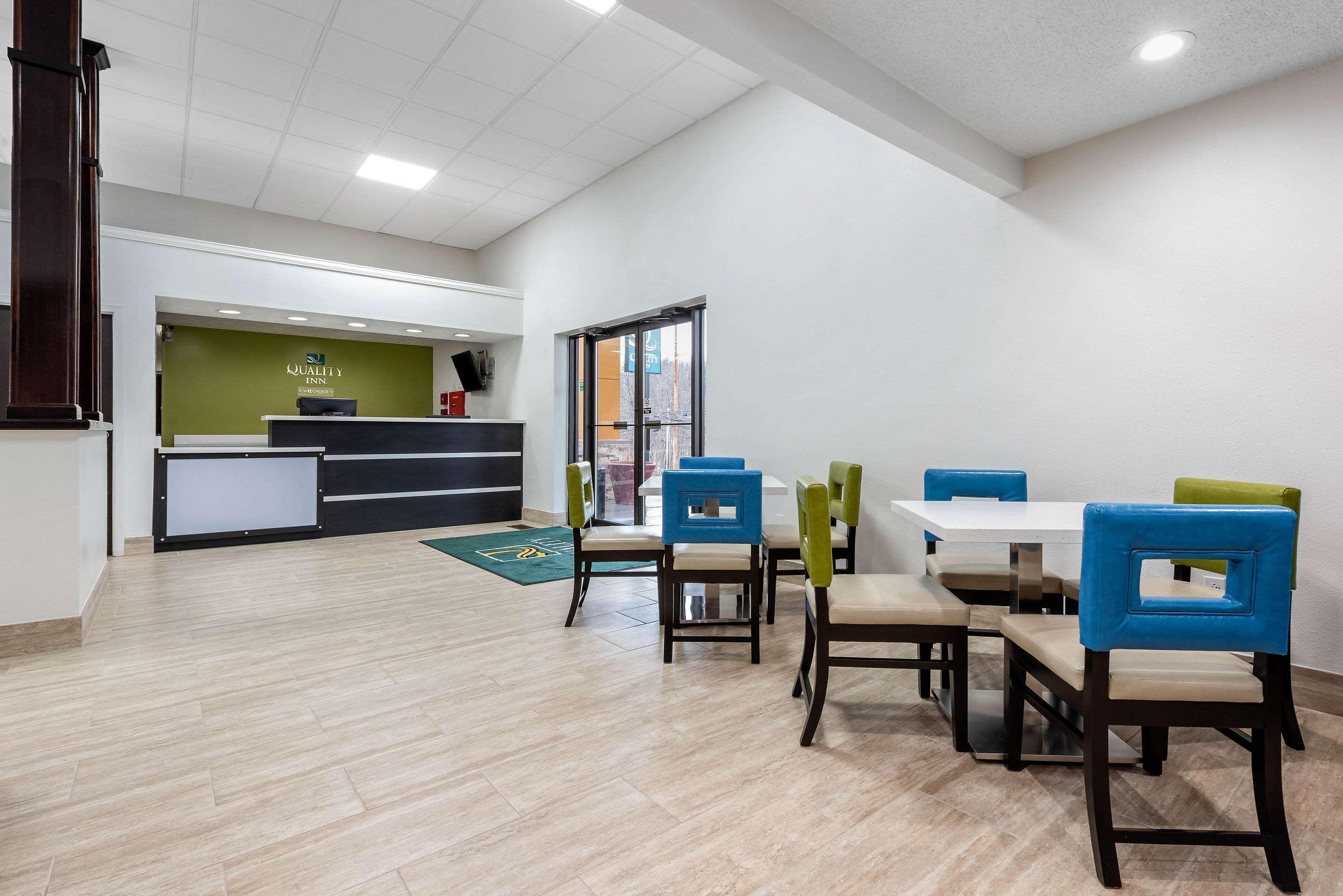 Quality Inn Coraopolis Exterior foto